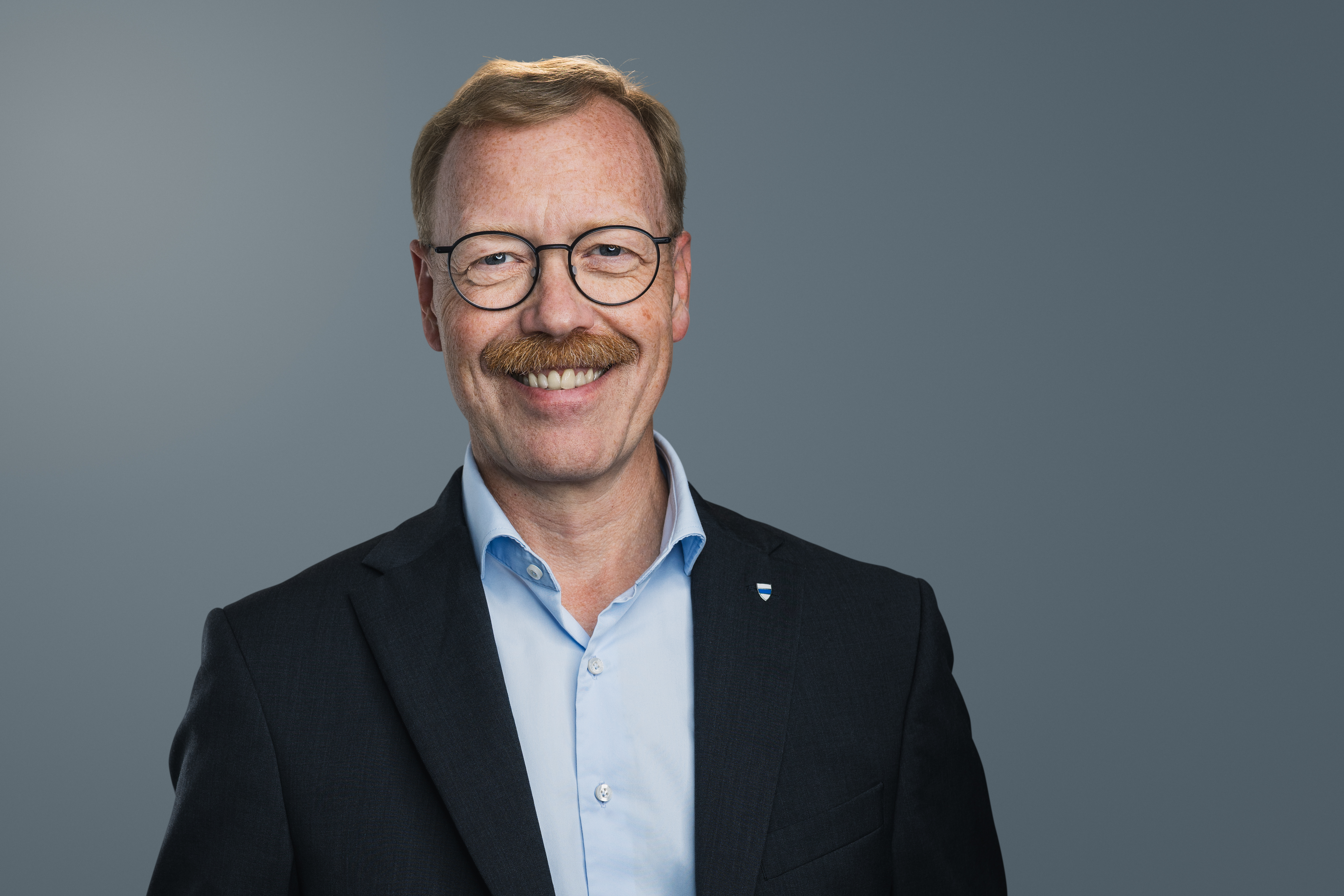 Foto 1: Andreas Hostettler, Porträt quer